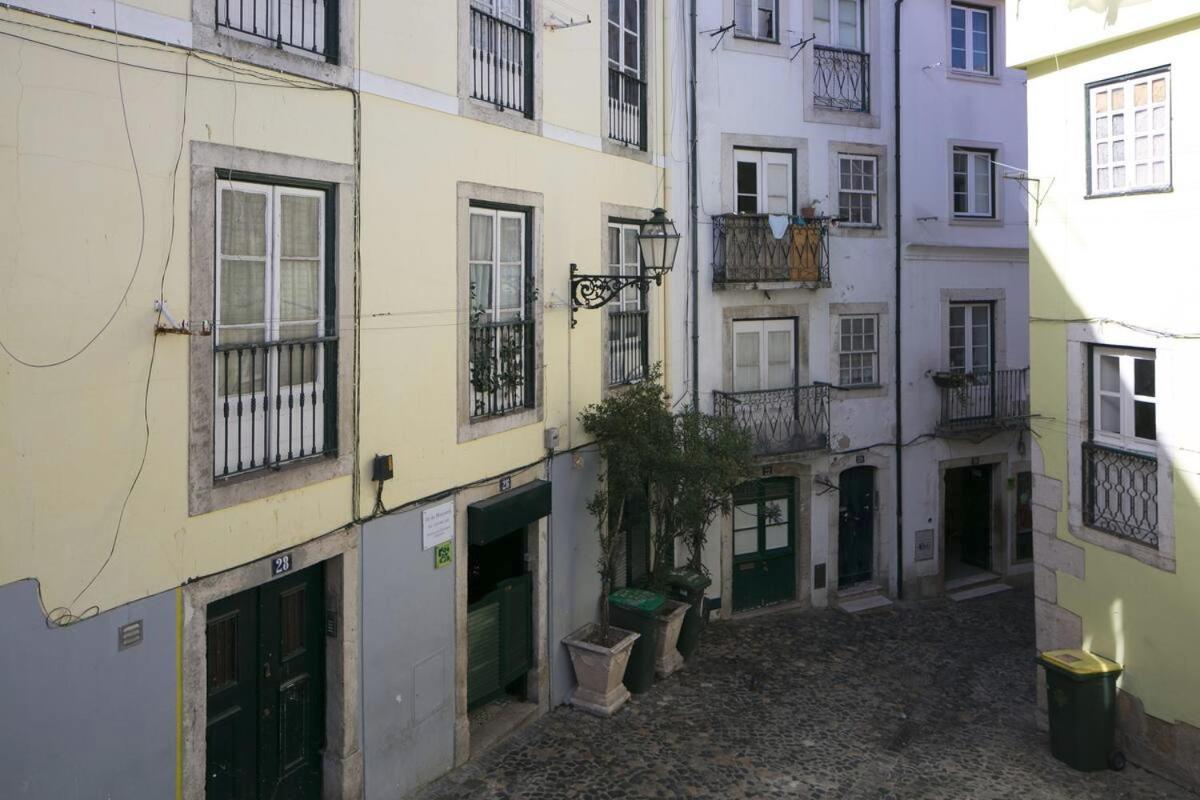 Central Lisbon Cozy & Near The Subway Apartment Exterior photo